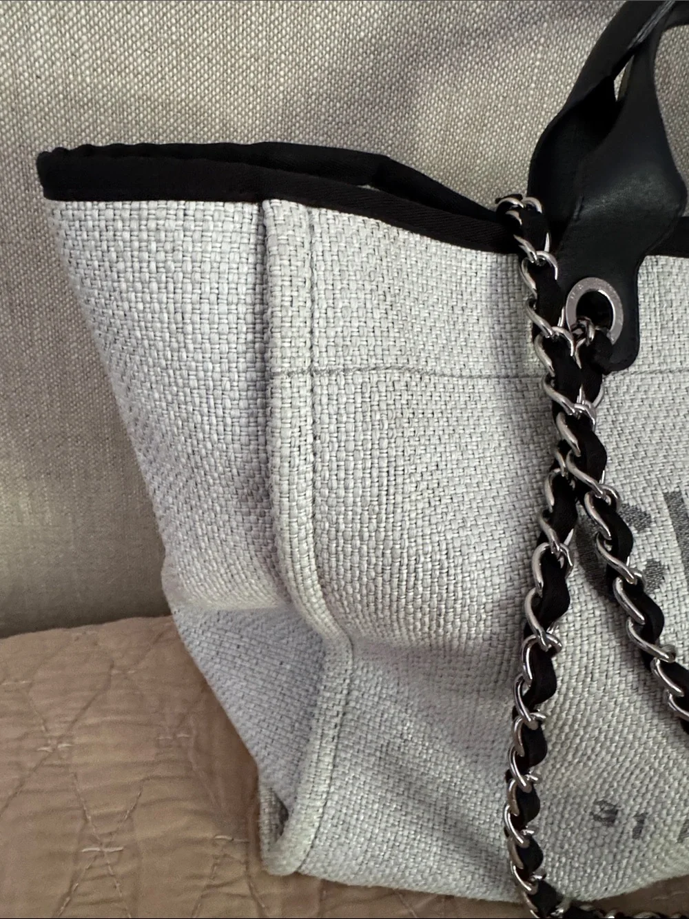 😍😍❤️GORGEOUS CREAM CHANEL DEAUVILLE TOTE ❤️😍😍 Black Leather Trim,Chain Straps
